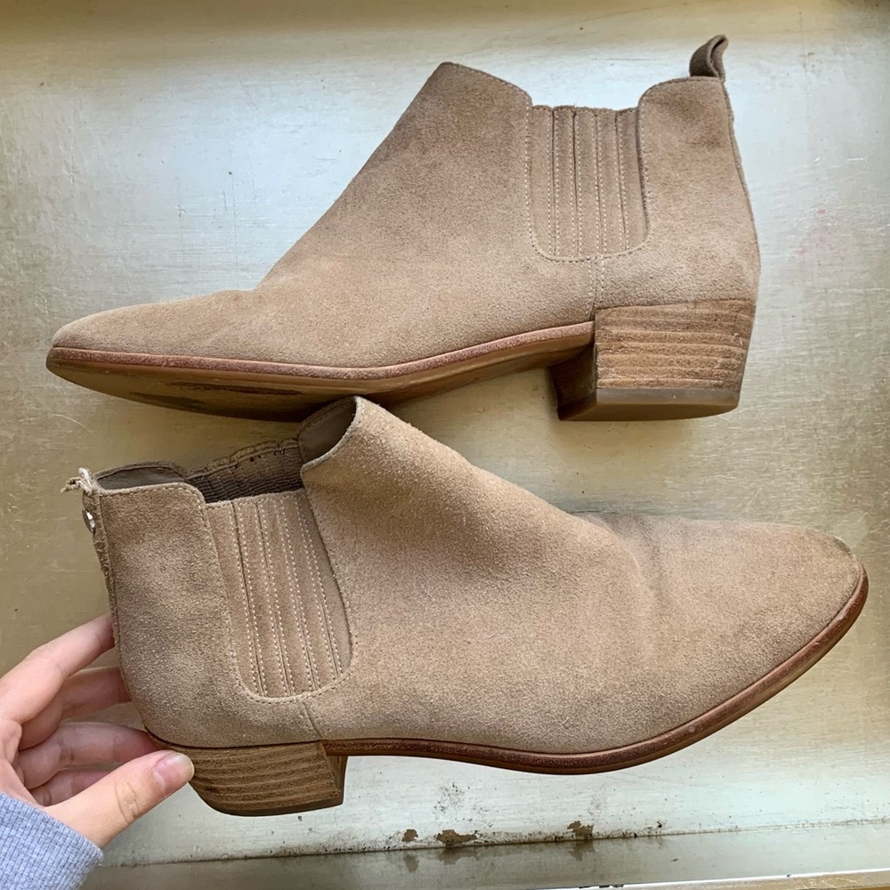MICHAEL KORS tan suede ankle boots